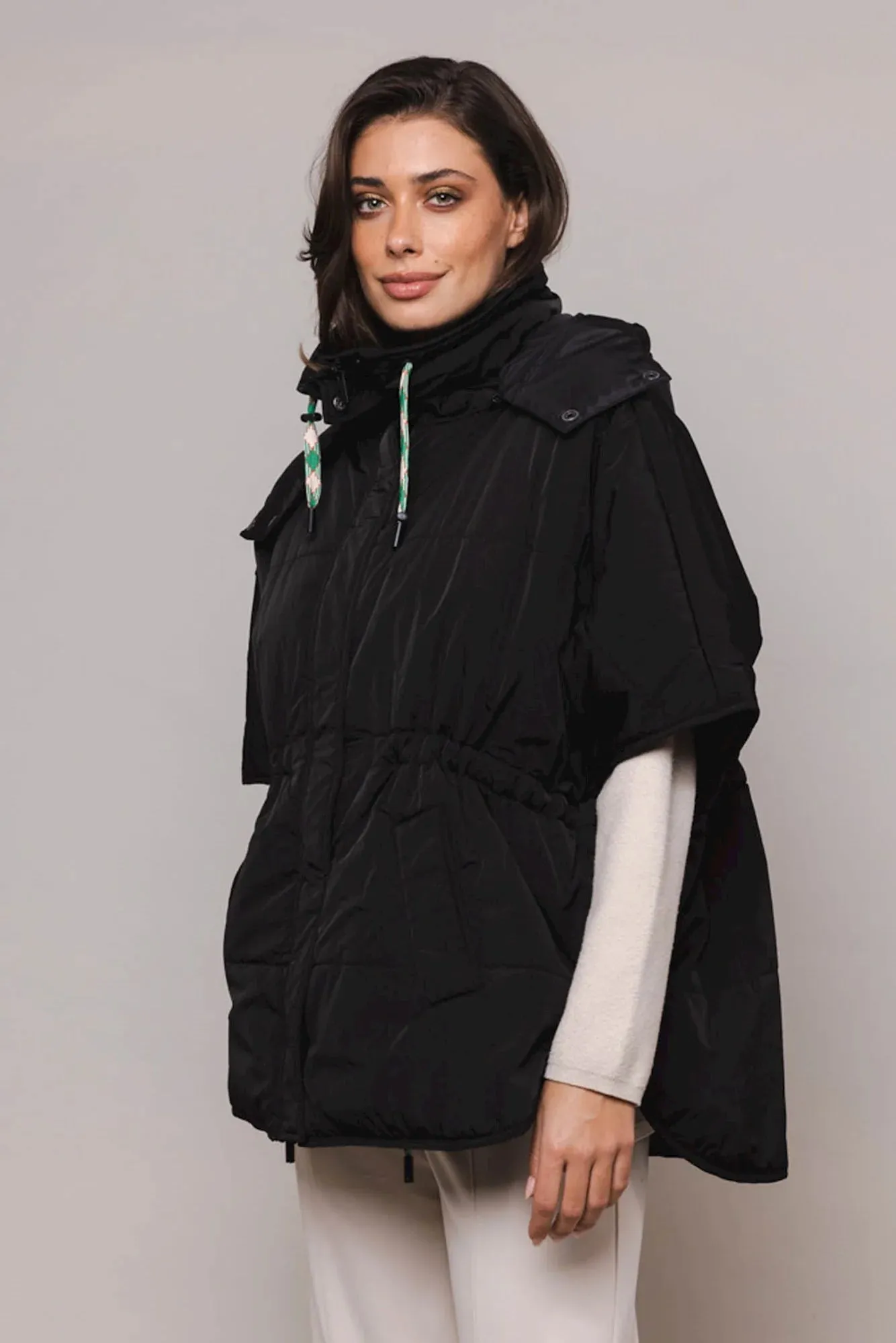 Judi Cape Black