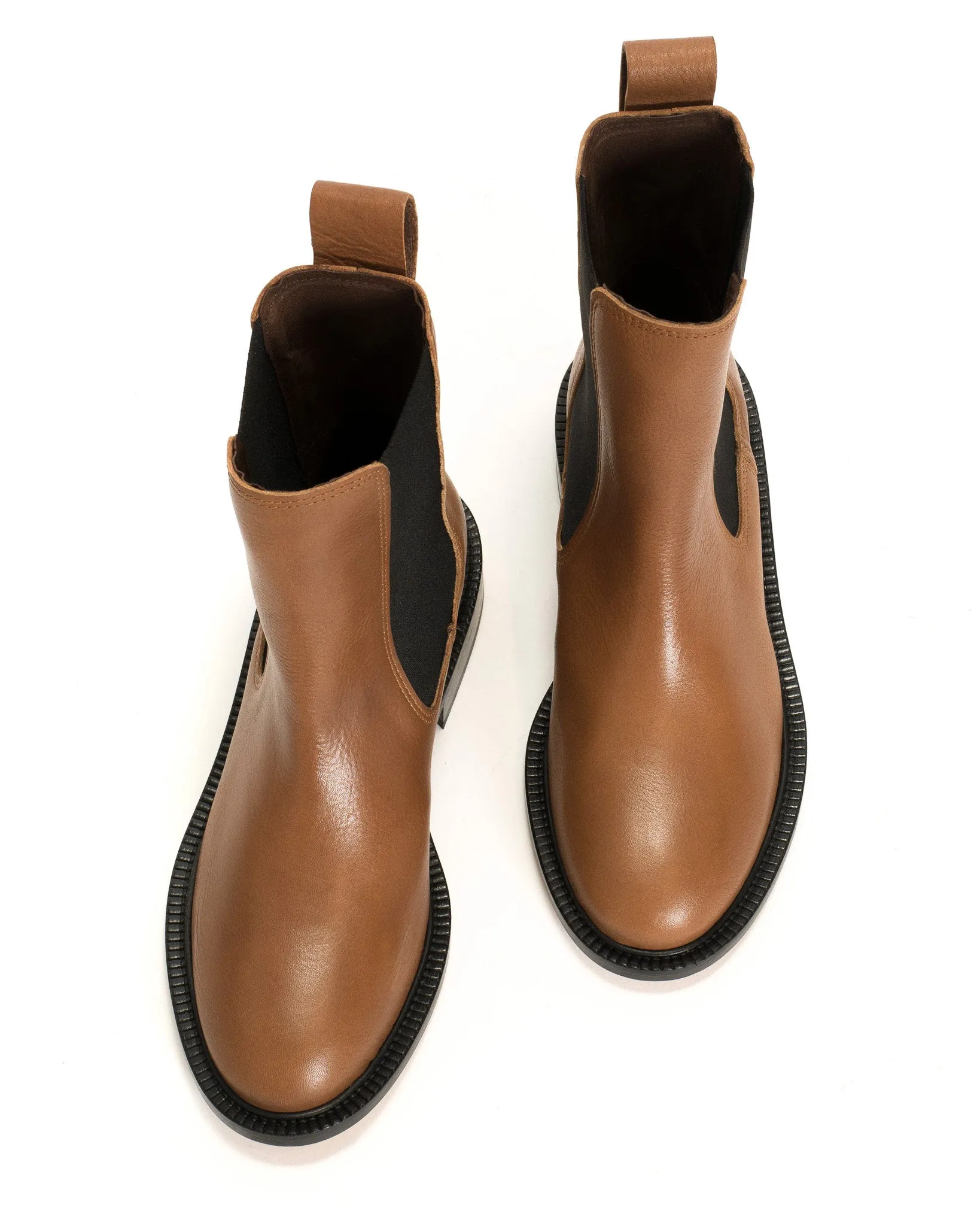 Laria Glossy grained vegetable tanned calf Cinnamon